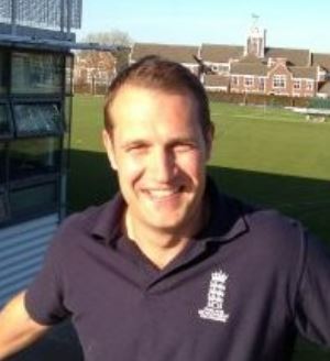 Young ha trabajado con los jugadores de críquet de Inglaterra en el pasado